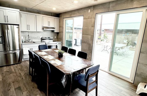 Westminster Casa | Modern House, 6 Bedrooms- 9 beds, 6.5 Smart Bathrooms, near Disney & Beach