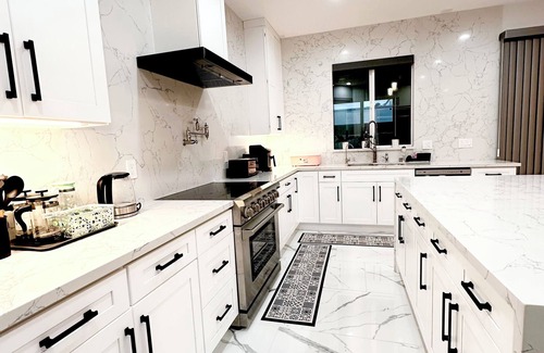 Westminster Casa | Modern House, 6 Bedrooms- 9 beds, 6.5 Smart Bathrooms, near Disney & Beach