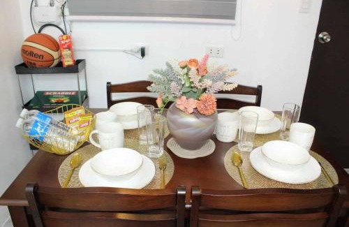 Cabanatuan Casa | Modern House by EC Homes