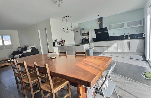 Saint-Paul-en-Born Casa | Modern house 10 minutes from the lakes - sleeps 6