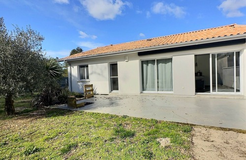 Saint-Paul-en-Born Casa | Modern house 10 minutes from the lakes - sleeps 6