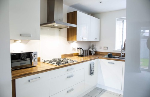 Frampton on Severn Casa | Modern House in Stratford Upon Avon With Private Parking Free Wifi Netflix