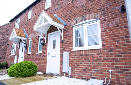 Frampton on Severn Casa | Modern House in Stratford Upon Avon With Private Parking Free Wifi Netflix