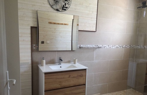Saint-Andre Casa | Modern house located in a quiet environment with large garden and swimming pool