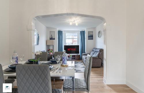 Coventry Casa | Modern House, Sleeps 5 in Central Coventry