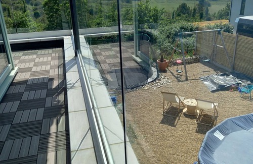 Minster on Sea Casa | Modern House With Stunning Views, hot Tub, 6 min to Beach, Outdoor Pool