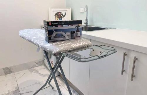 Burwood Casa | Modern house with Arcade games in a good location
