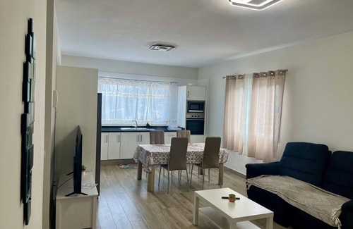 Icod de los Vinos Cabaña | Moderna Casa con Vistas al Teide hasta 4 personas