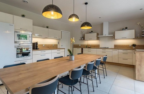 Gy Cabaña | Casa moderna con jardín cerrado, 4 habitaciones, cerca de Castillo de Gy