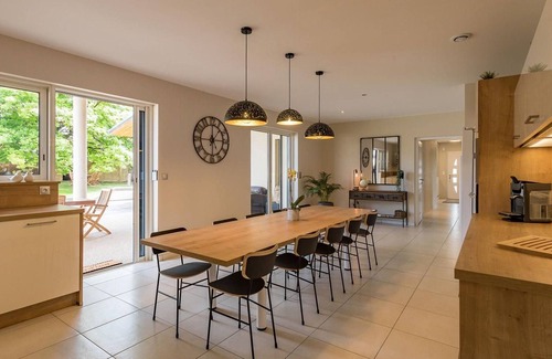 Gy Cabaña | Casa moderna con jardín cerrado, 4 habitaciones, cerca de Castillo de Gy