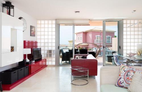 Arenas del Mar Casa | Modern House With Private Swimming Pool