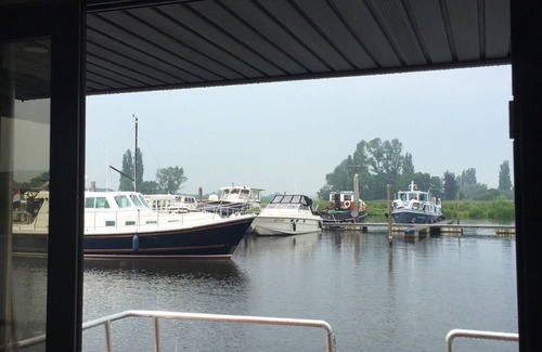 Municipality of Hattem Alquiler De Eote | Moderna casa flotante holandesa en el puerto deportivo, a 5 minutos a pie del casco antiguo de Hattem