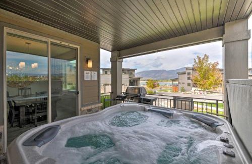 Ogden Casa | Modern Huntsville Resort Retreat with Deck and Hot Tub