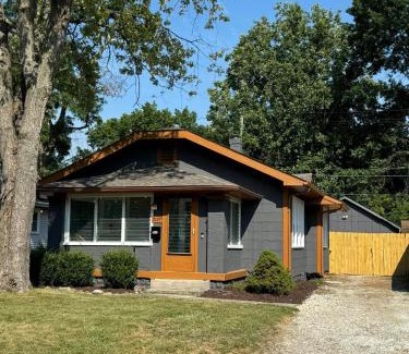 Indianapolis Casa | Modern Indy Getaway Near Butler, Fairgrounds & Broad Ripple Hot Tub