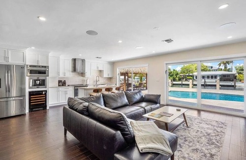 Pompano Isles Casa | Modern intracoastal paradise