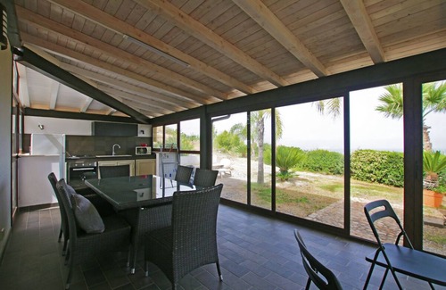 Campofelice di Roccella Villa | Propiedad moderna con golf, piscina privada, jardín, WiFi, vista al mar