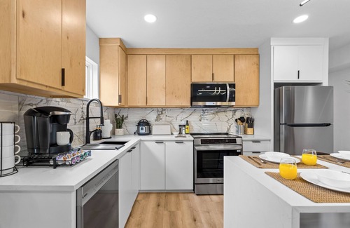 Oak Cliff Apartamento | Modern Japandi 2BR w/ Parking & EV Charger