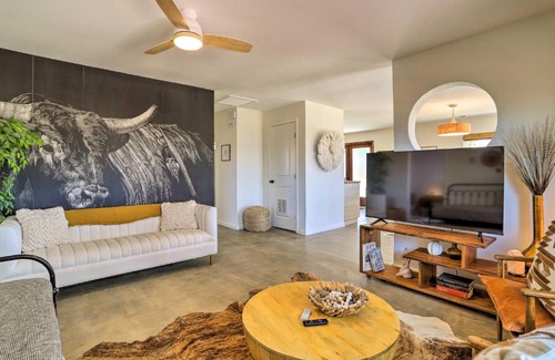 Joshua Tree Casa | Modern Joshua Tree Home with Sun Deck and Grill!