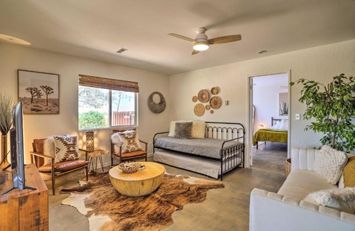 Joshua Tree Casa | Modern Joshua Tree Home with Sun Deck and Grill!