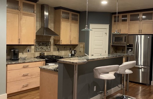 Meridian Casa | Modern, king beds, pools, parks, pet OK, 5 mins toYMCA ,Store and top golf