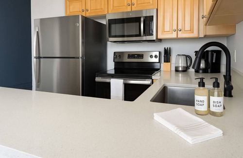 Downtown Cleveland Apartamento | Modern King Loft Playhouse Sq & CSU