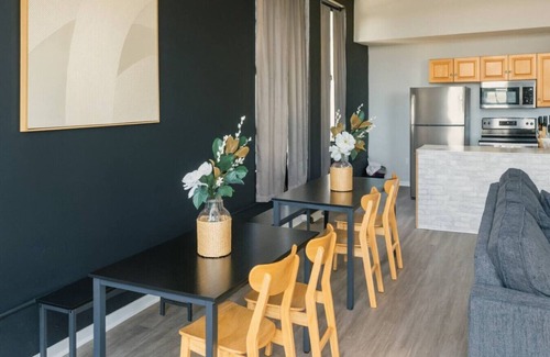 Downtown Cleveland Apartamento | Modern King Loft Playhouse Sq & CSU