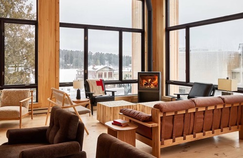 Lake Placid Hotel | Modern King Room with Rustic Flair l Bluebird Lake Placid