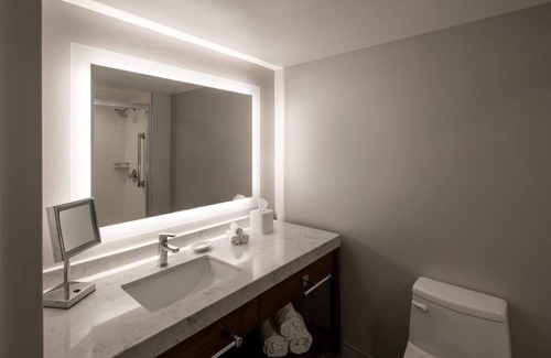 Downtown Complejo | Modern King Unit with Sunset Views! Pool, Parking, Dining, and Gym Access!