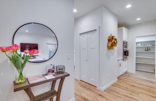 North Rose Hill Casa | Modern Kirkland Home with Private Yard and Fire Pit!