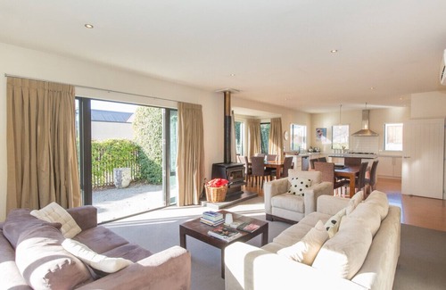 Wanaka Cabaña | Lake Haven moderno - Wanaka Holiday Home