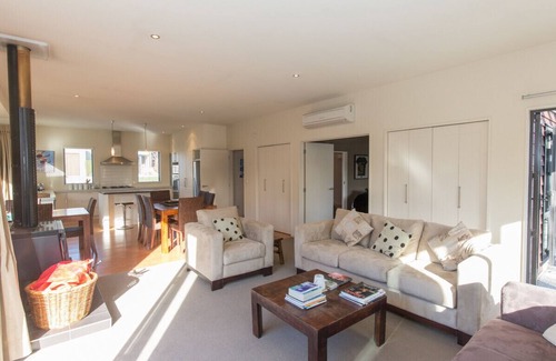 Wanaka Cabaña | Lake Haven moderno - Wanaka Holiday Home
