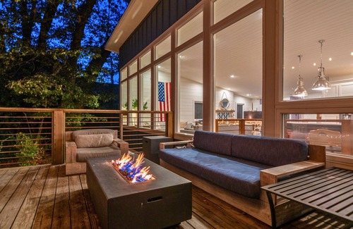 Rockwell Casa | Modern Lakefront Escape | Private Dock | Hot Tub