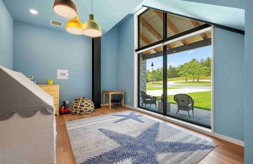 Northport Casa | Modern Lakefront Estate / Hot Tub Gym
