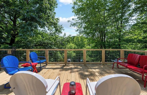 Pulaski Casa | Modern lakefront home with dock, deck, and direct Claytor Lake access for swimming and fishing!