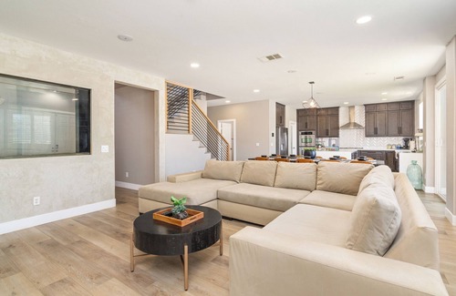 Menifee Casa | Modern Lakehouse Retreat