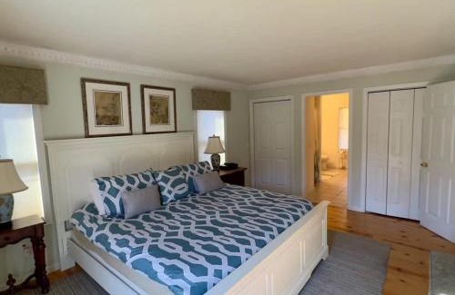 Copake Casa | Modern Lakehouse Retreat by CozySuites