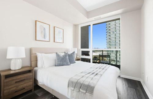 Fort York Apartamento | Modern Lakeside 1BR Condo in Downtown Toronto
