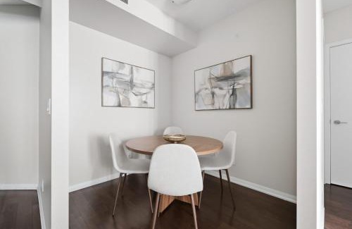 Fort York Apartamento | Modern Lakeside 1BR Condo in Downtown Toronto