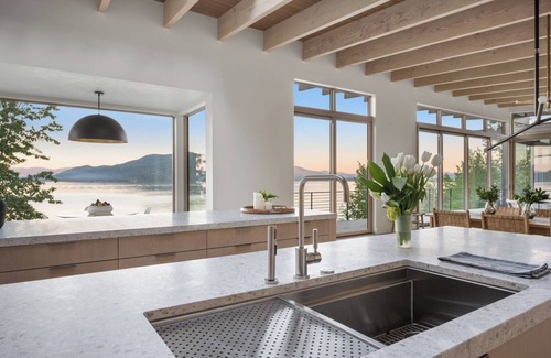 Ponderay Casa | Modern Lakeside Oasis- Stunning Sunsets-Hot Tub-Dock