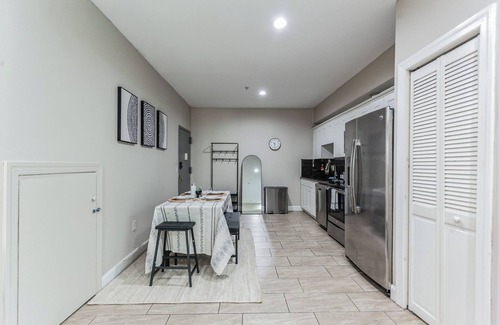 Chinatown Apartamento | Modern large 2-bedroom apartment in Central Philadelphia!!!