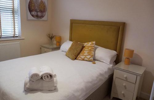 Beeston Apartamento | Modern large 2 Bed whole apartment - Free parking - Ground floor - Central Beeston