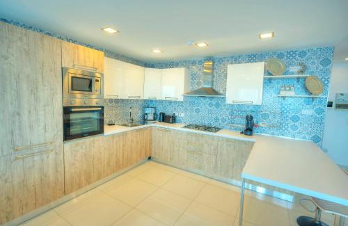 Tower Road Apartamento | Modern, large 3bedroom, spectacular views GOSLM-9