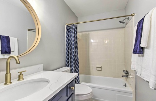 Columbia Casa | Modern Lexington Retreat w/ Backyard & Pool!