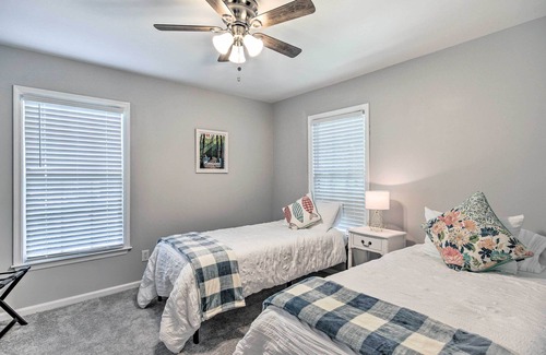 Columbia Casa | Modern Lexington Retreat w/ Backyard & Pool!