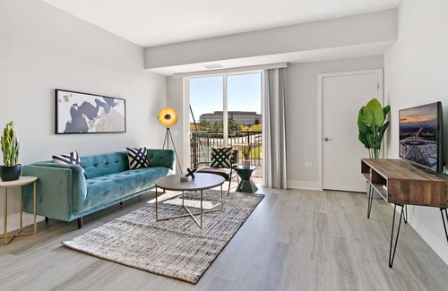 Warrenville Condominio | Modern Living 1BR in Warrenville