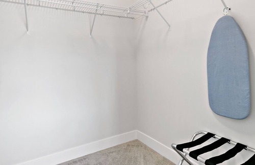 Warrenville Condominio | Modern Living 1BR in Warrenville
