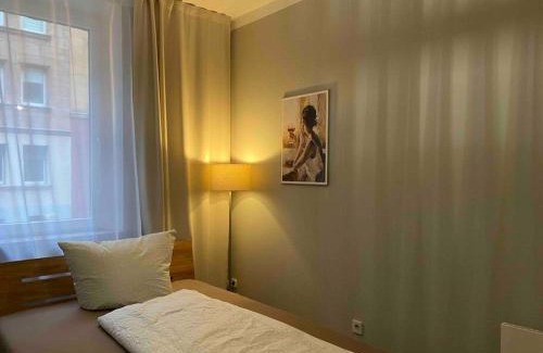 Mitte Apartamento | Modern Living Apartment - 3-Zimmer - Nürnberg Nord, ruhige Seitenstraße, fußläufig Straßenbahn