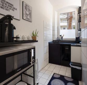 Mitte Apartamento | Modern Living Apartment - 3-Zimmer - Nürnberg Nord, ruhige Seitenstraße, fußläufig Straßenbahn