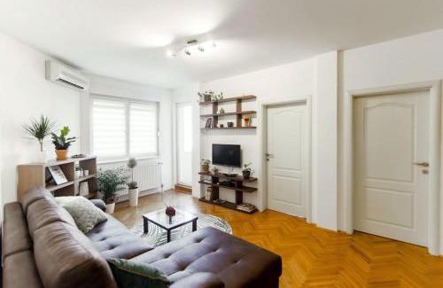 Grbavica Apartamento | Modern Living Apts - Botanica - PRIVATE PARKING