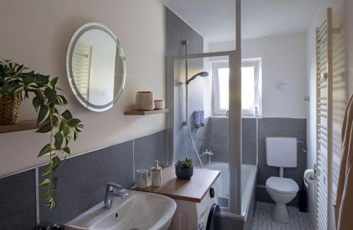 Menden-Holthausen Apartamento | Modern Living in Mülheim Your Perfect Stay